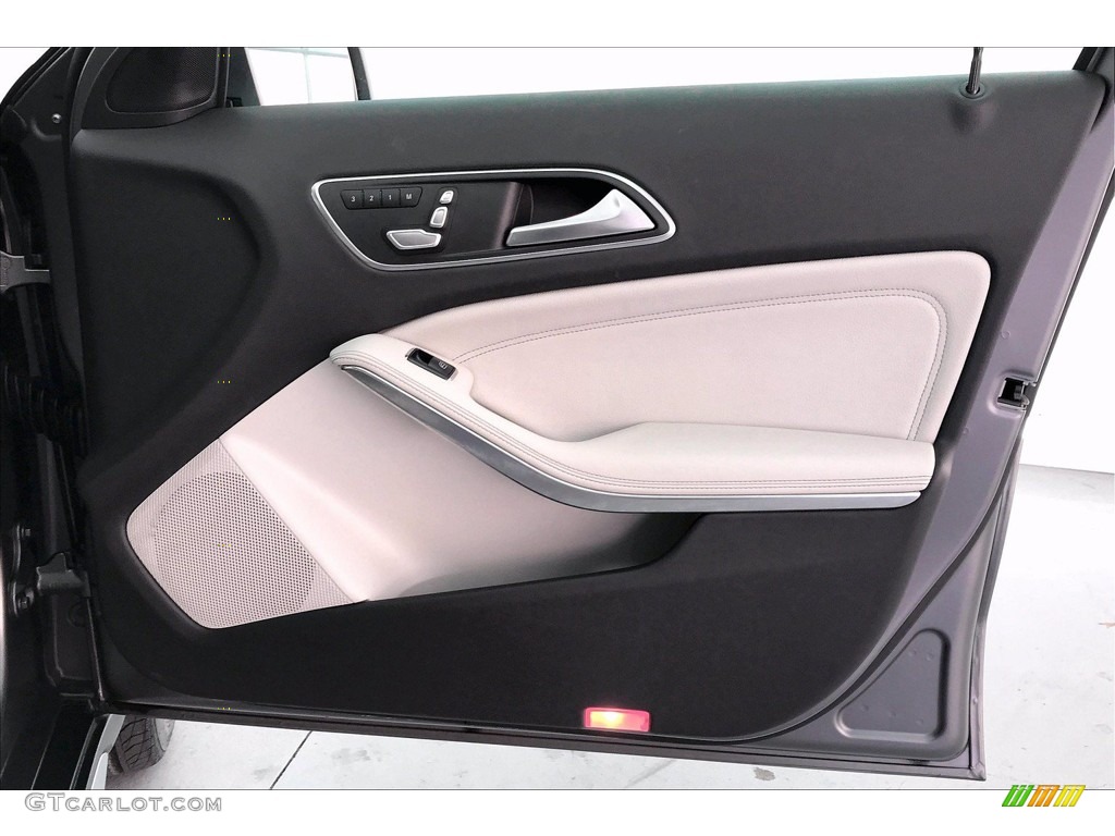 2018 Mercedes-Benz GLA 250 4Matic Crystal Grey Door Panel Photo #139367110