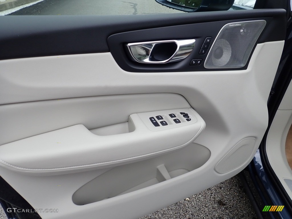 2021 Volvo XC60 T8 eAWD Inscription Plug-in Hybrid Blonde/Charcoal Door Panel Photo #139372118