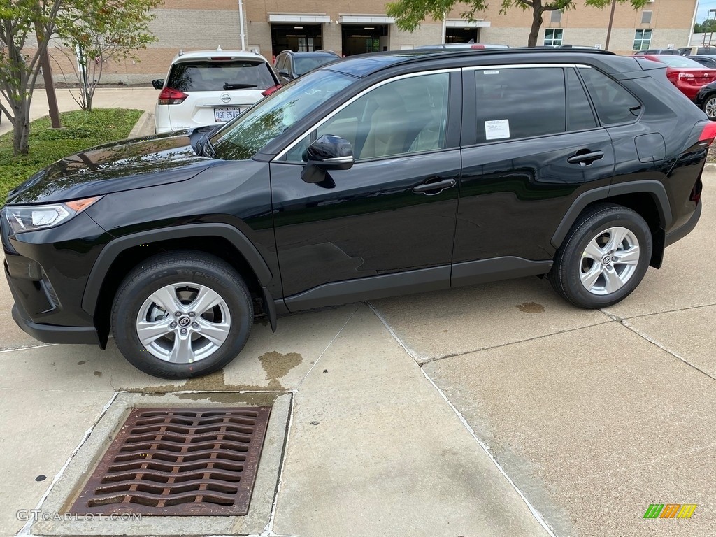 2020 RAV4 XLE AWD - Midnight Black Metallic / Nutmeg photo #1