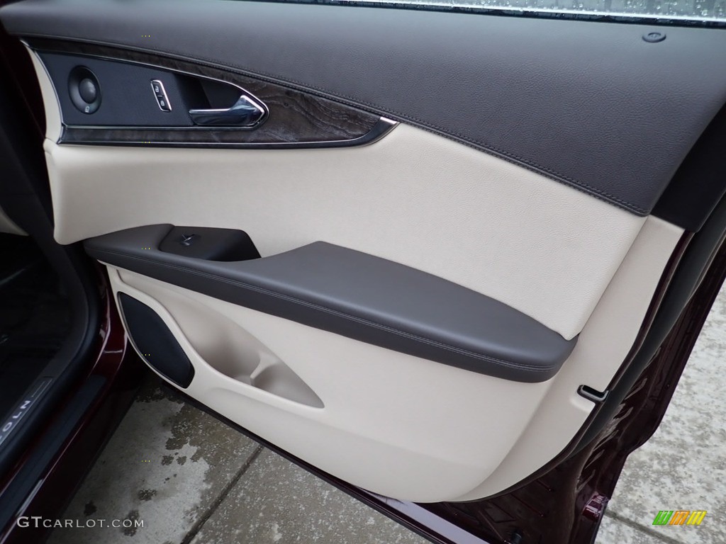 2020 Lincoln Nautilus Reserve AWD Coffee Door Panel Photo #139374926