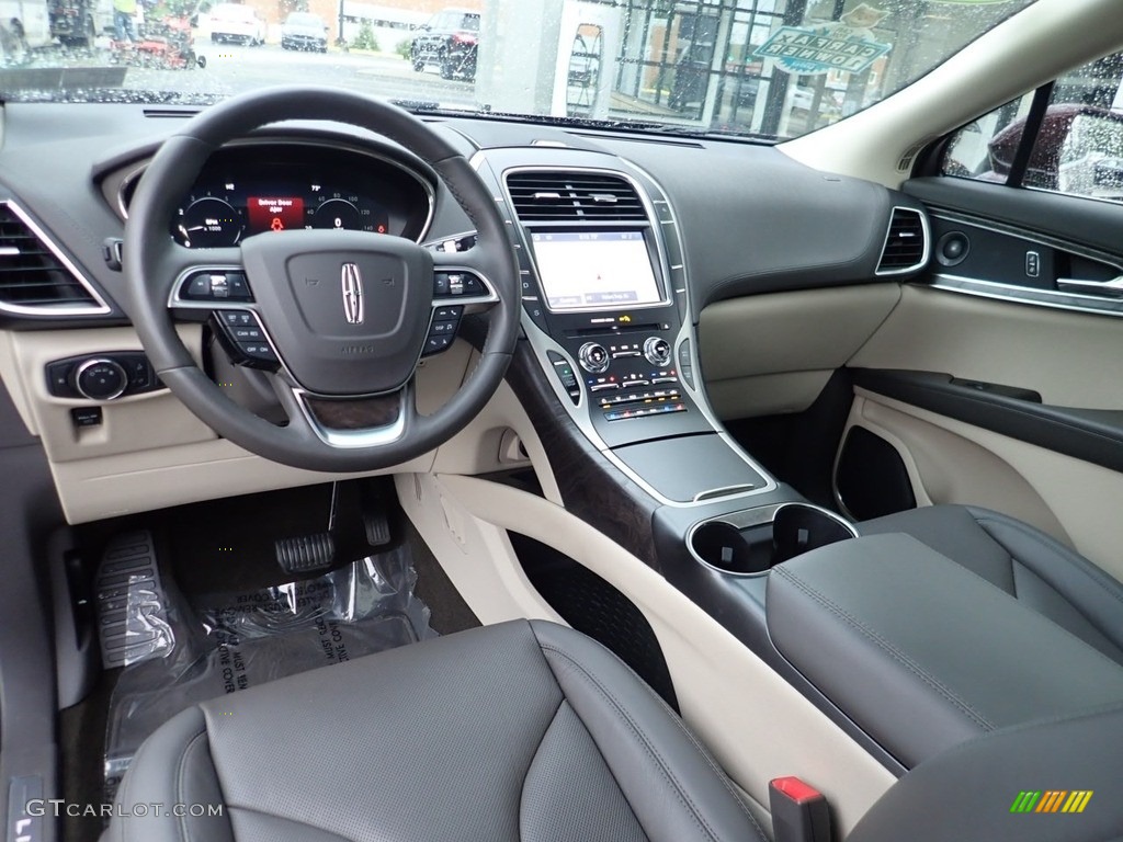 Coffee Interior 2020 Lincoln Nautilus Reserve AWD Photo #139375013