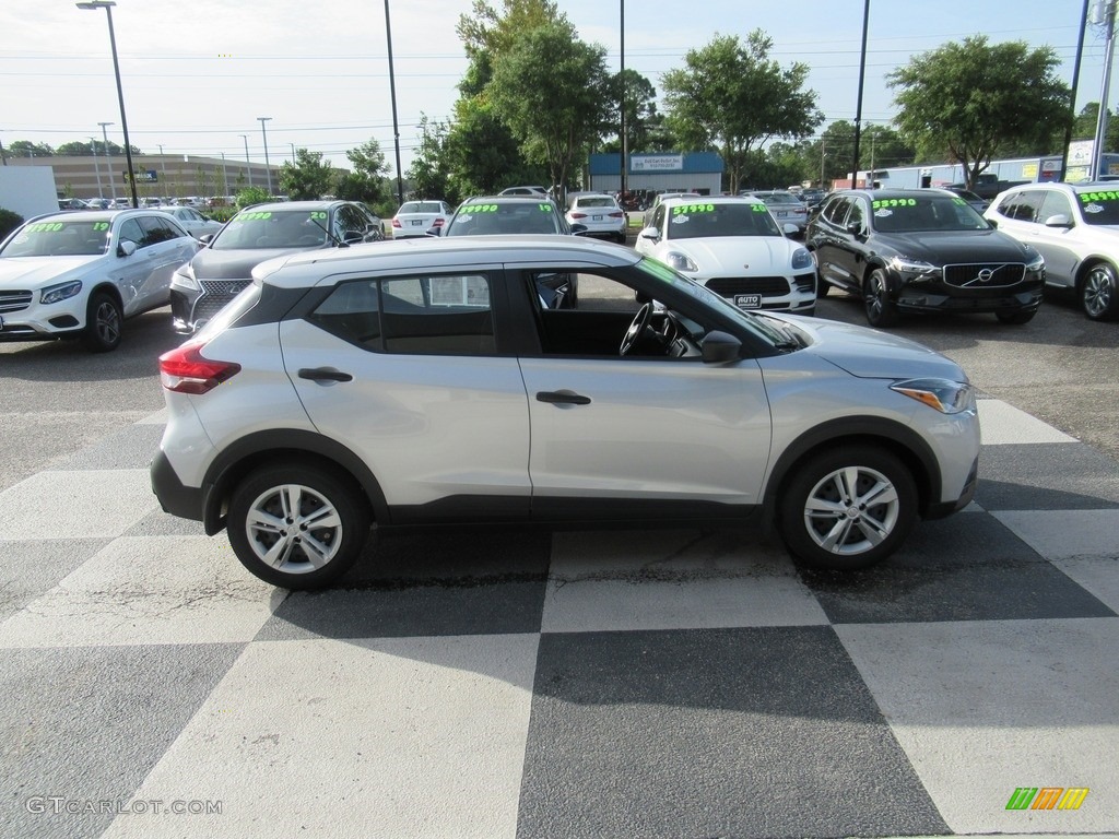 Brilliant Silver Metallic 2020 Nissan Kicks S Exterior Photo #139378265