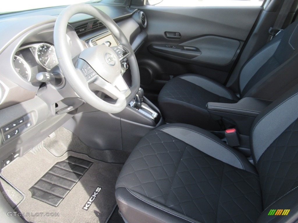 Charcoal Interior 2020 Nissan Kicks S Photo #139378421