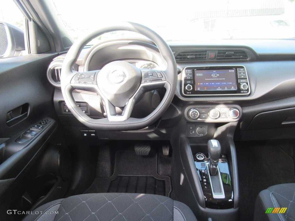 2020 Nissan Kicks S Dashboard Photos
