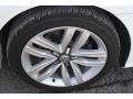 2017 Volkswagen Passat SE Sedan Wheel and Tire Photo
