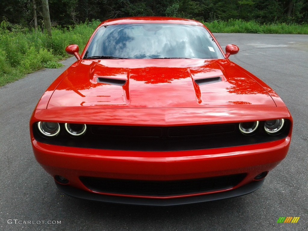 2020 Challenger SXT - TorRed / Black photo #3