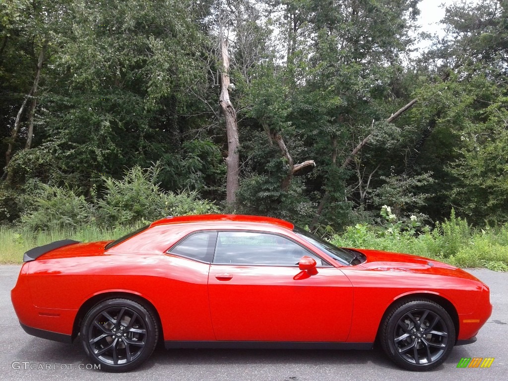 2020 Challenger SXT - TorRed / Black photo #5
