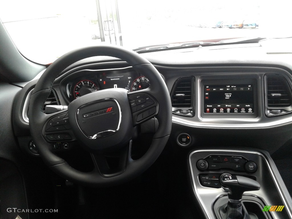 2020 Challenger SXT - TorRed / Black photo #16