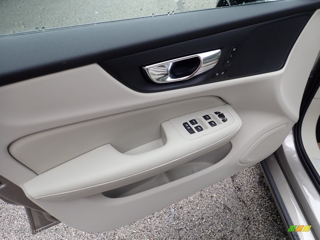 2021 Volvo S60 T6 AWD Momentum Blond/Charcoal Door Panel Photo #139381595