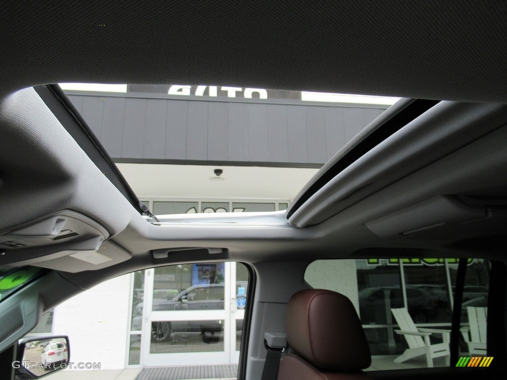 2019 Suburban Premier 4WD - Iridescent Pearl Tricoat / Jet Black/Mahogany photo #13
