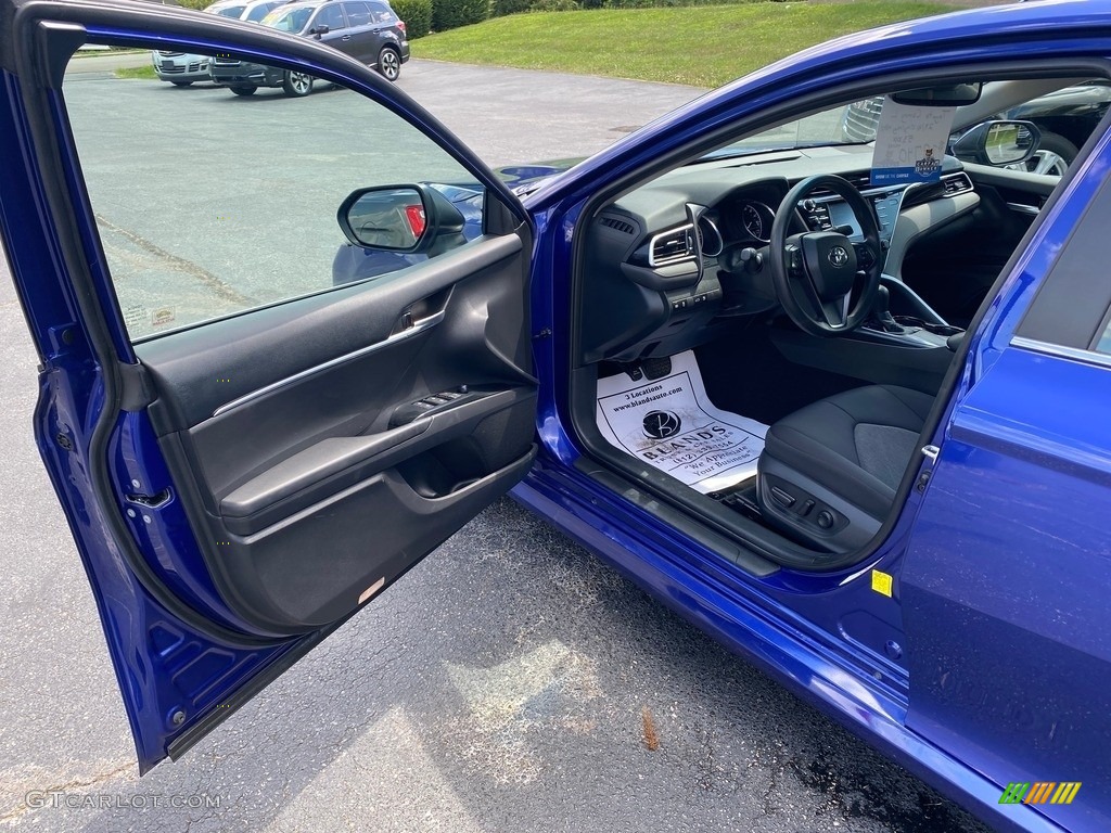 2018 Camry LE - Blue Crush Metallic / Black photo #11