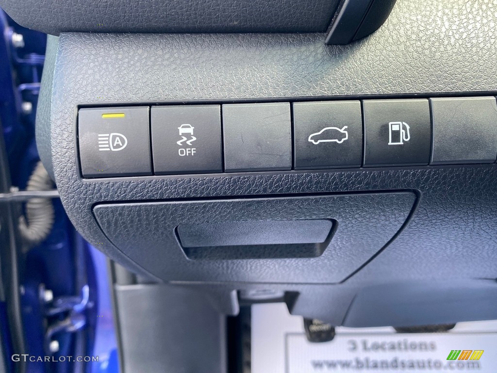 2018 Camry LE - Blue Crush Metallic / Black photo #22