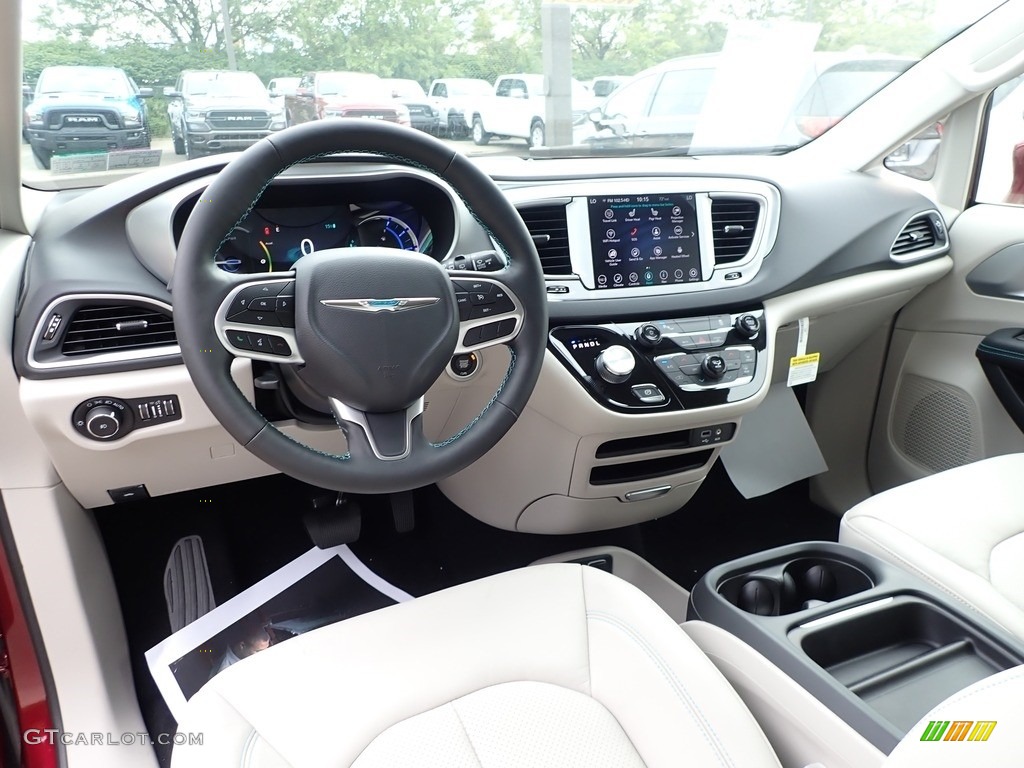 Alloy/Black Interior 2020 Chrysler Pacifica Hybrid Touring L Photo #139395027