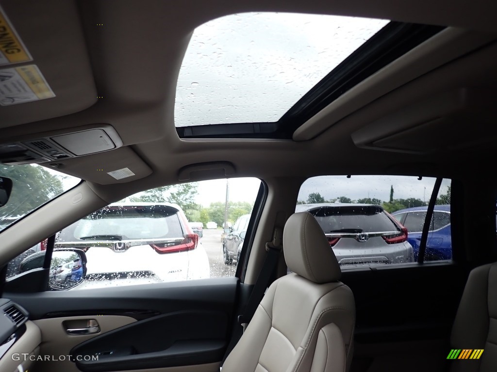 2021 Pilot Touring AWD - Deep Scarlet Pearl / Beige photo #12