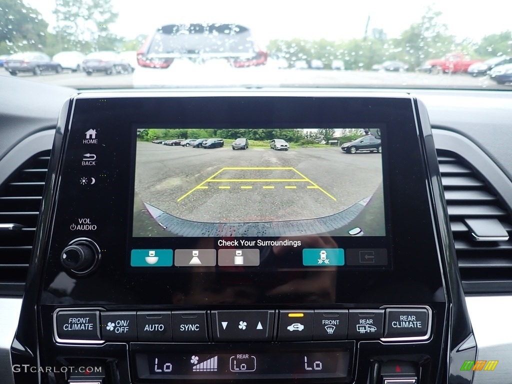 2021 Honda Odyssey Touring Controls Photo #139396107