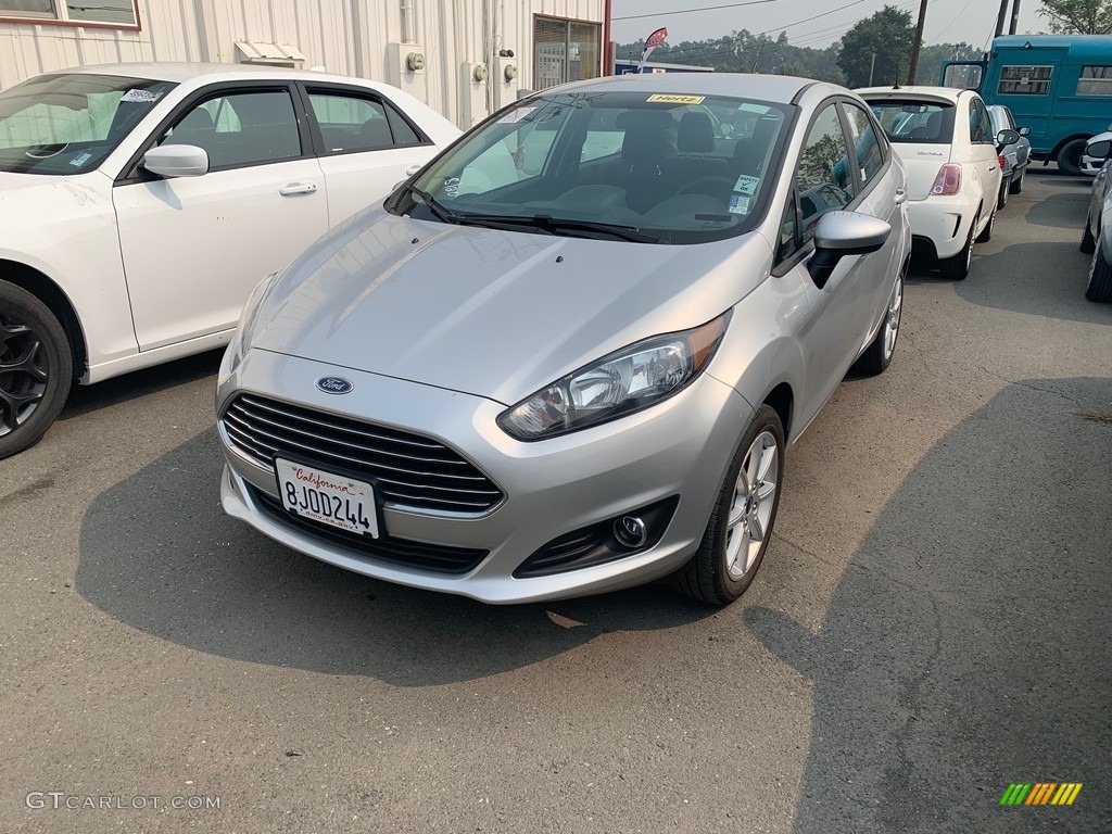 2019 Fiesta SE Sedan - Ingot Silver / Charcoal Black photo #1