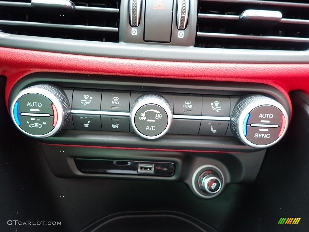 2020 Alfa Romeo Giulia TI Sport Carbon AWD Controls Photo #139399943