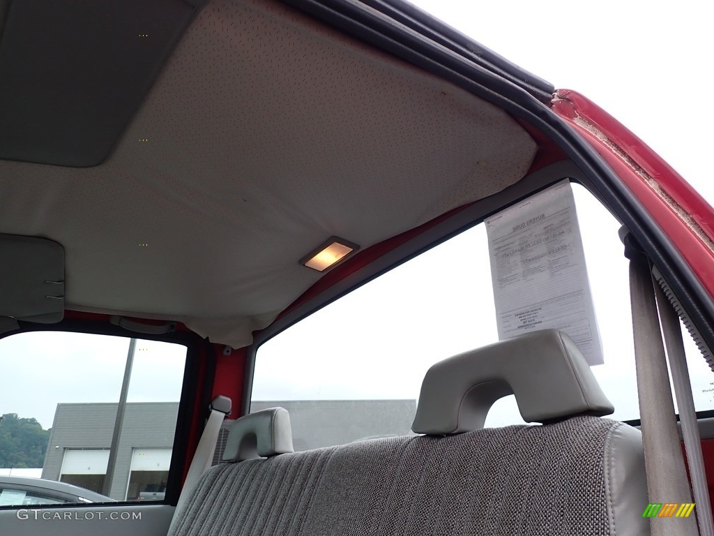 1992 C/K K1500 Regular Cab 4x4 - Victory Red / Gray photo #13