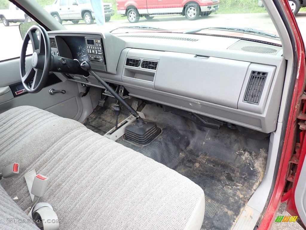 1992 C/K K1500 Regular Cab 4x4 - Victory Red / Gray photo #15