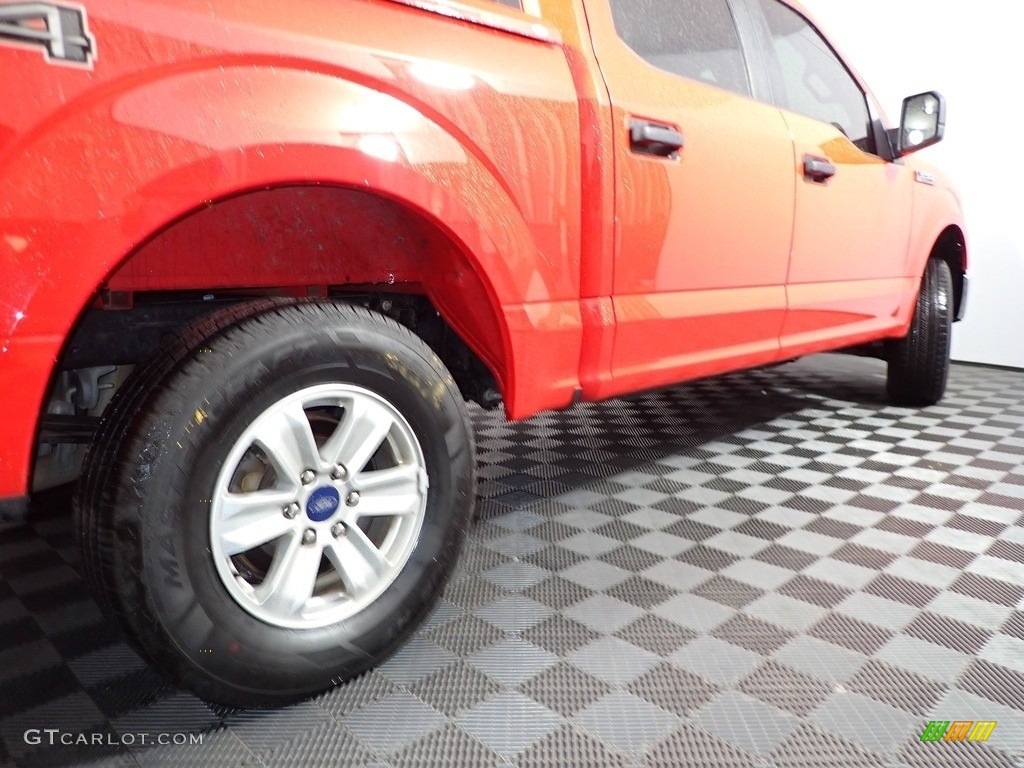2017 F150 XL SuperCrew 4x4 - Race Red / Earth Gray photo #13