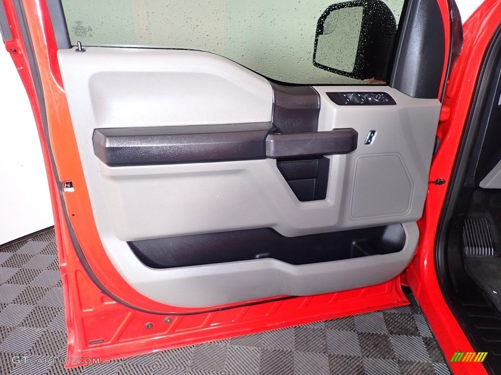 2017 Ford F150 XL SuperCrew 4x4 Earth Gray Door Panel Photo #139401240