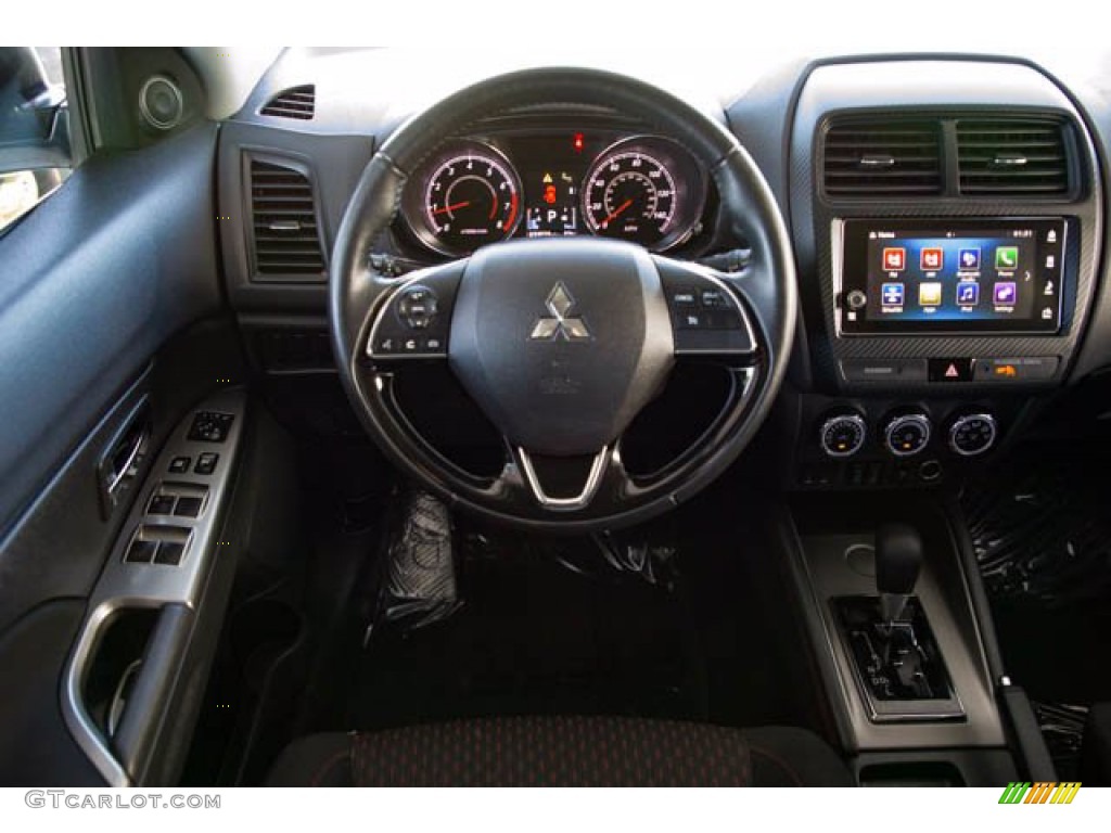 2019 Outlander Sport SE - Pearl White / Black photo #5