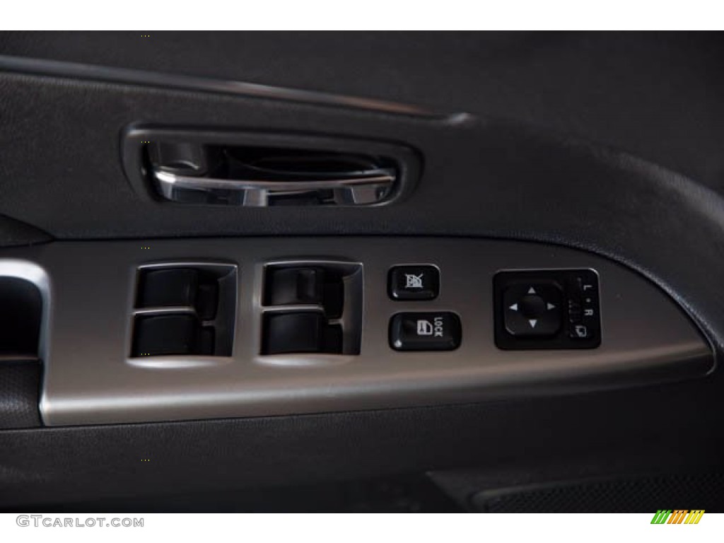 2019 Mitsubishi Outlander Sport SE Controls Photos