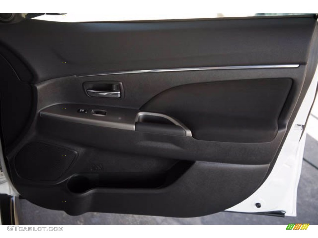 2019 Mitsubishi Outlander Sport SE Door Panel Photos