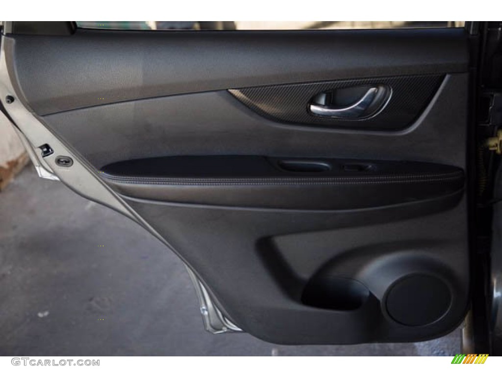 2017 Nissan Rogue SL Charcoal Door Panel Photo #139403805