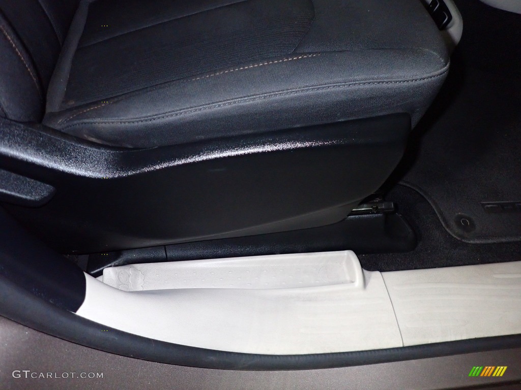 2017 Pacifica Touring - Molten Silver / Black/Alloy photo #27