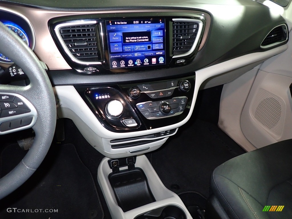 2017 Pacifica Touring - Molten Silver / Black/Alloy photo #32