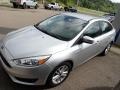 Ingot Silver - Focus SE Sedan Photo No. 7