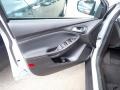 Ingot Silver - Focus SE Sedan Photo No. 16