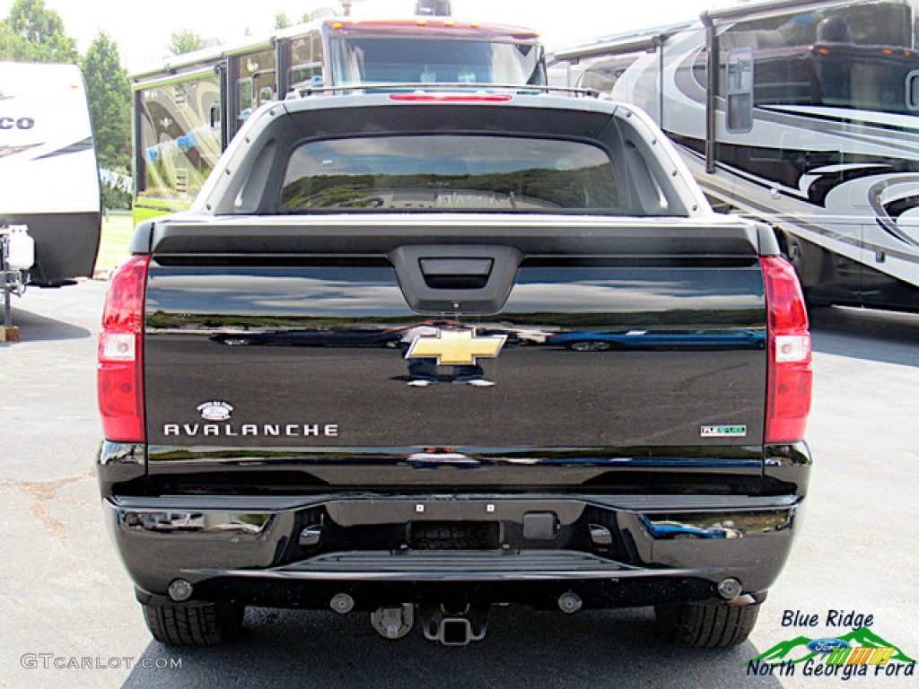 2011 Avalanche Z71 4x4 - Black / Ebony photo #4
