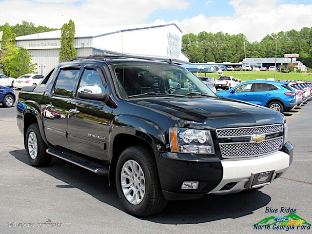2011 Avalanche Z71 4x4 - Black / Ebony photo #7