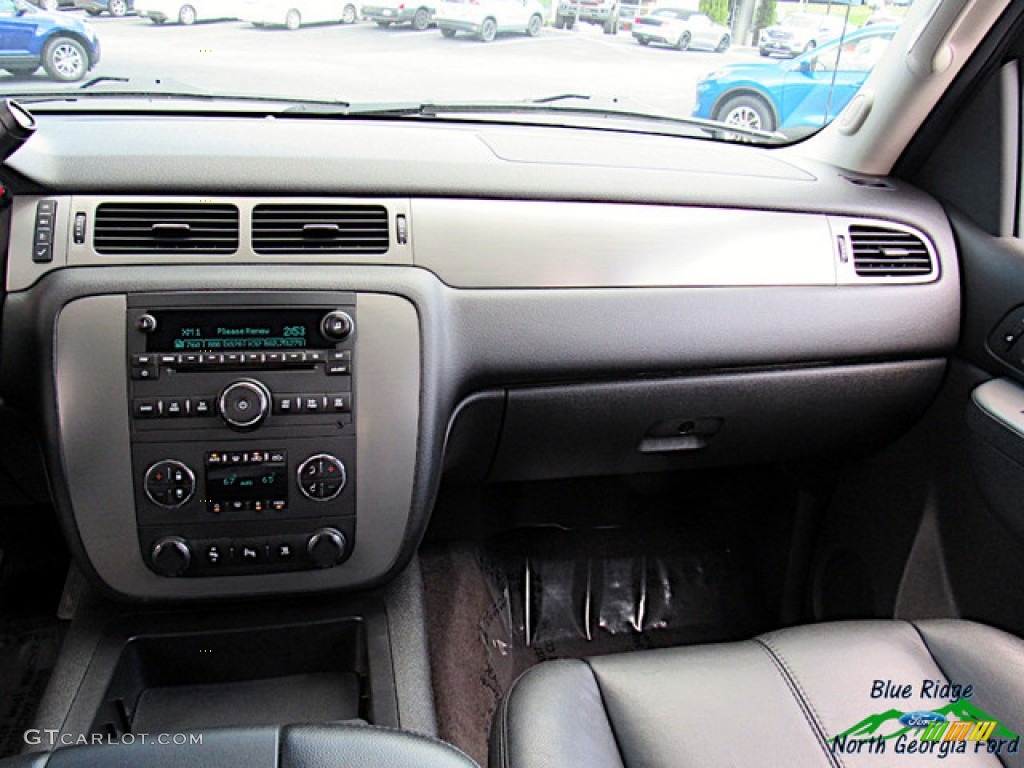 2011 Avalanche Z71 4x4 - Black / Ebony photo #17