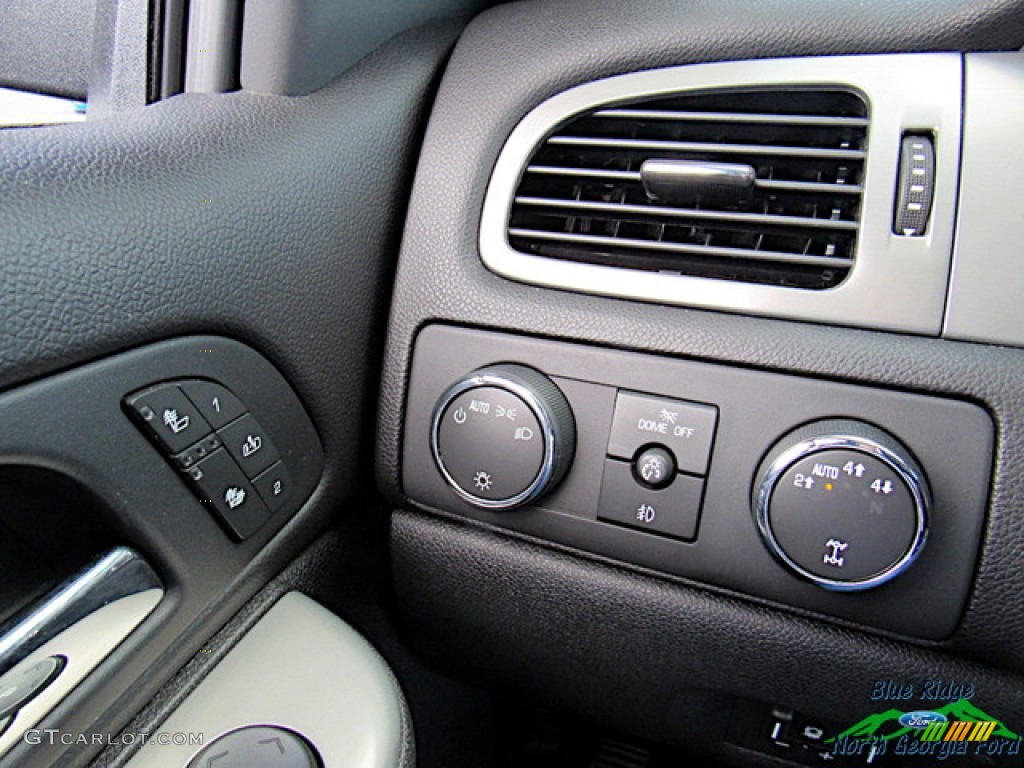 2011 Avalanche Z71 4x4 - Black / Ebony photo #21