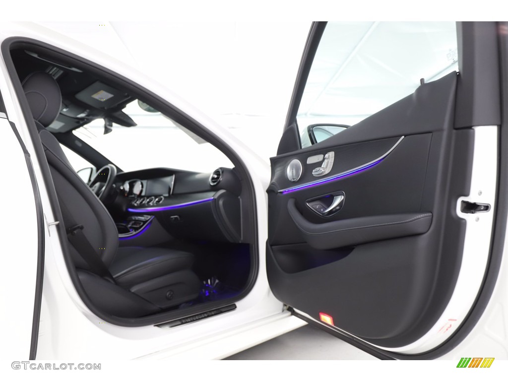 Black Interior 2017 Mercedes-Benz E 300 4Matic Sedan Photo #139420847