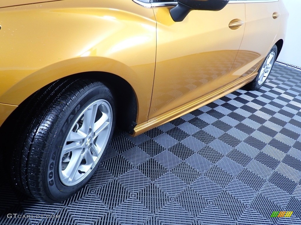 2017 Cruze LT - Orange Burst Metallic / Jet Black photo #9