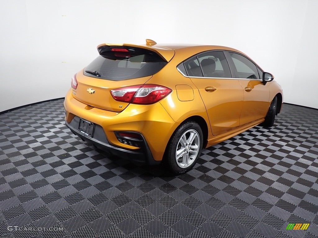 2017 Cruze LT - Orange Burst Metallic / Jet Black photo #16