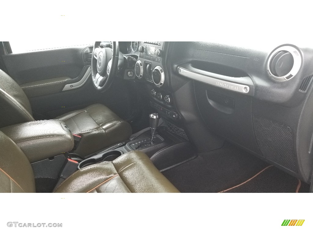 2011 Wrangler Sahara 70th Anniversary 4x4 - Black / Black/Dark Olive photo #18