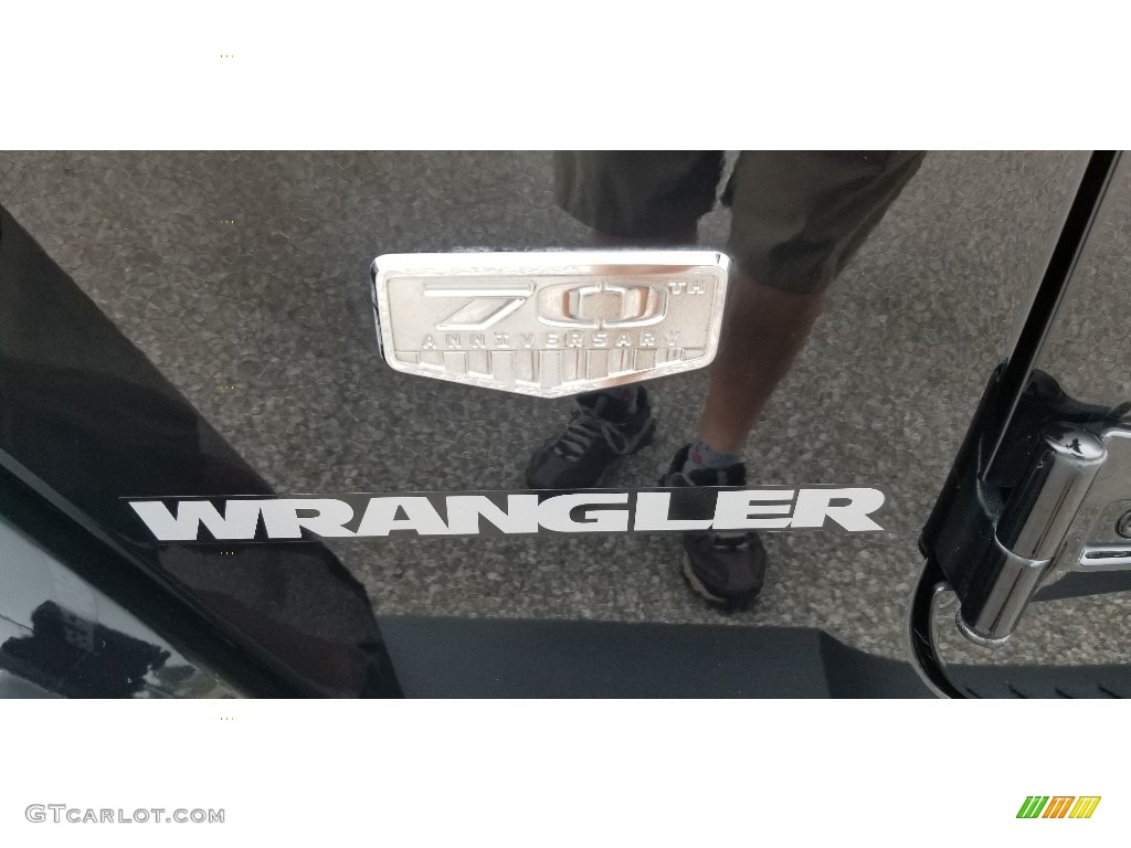 2011 Wrangler Sahara 70th Anniversary 4x4 - Black / Black/Dark Olive photo #25