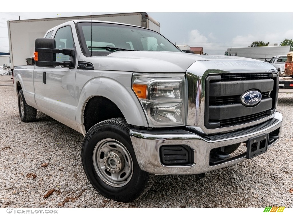 2015 F250 Super Duty Lariat Super Cab 4x4 - Oxford White / Adobe photo #1