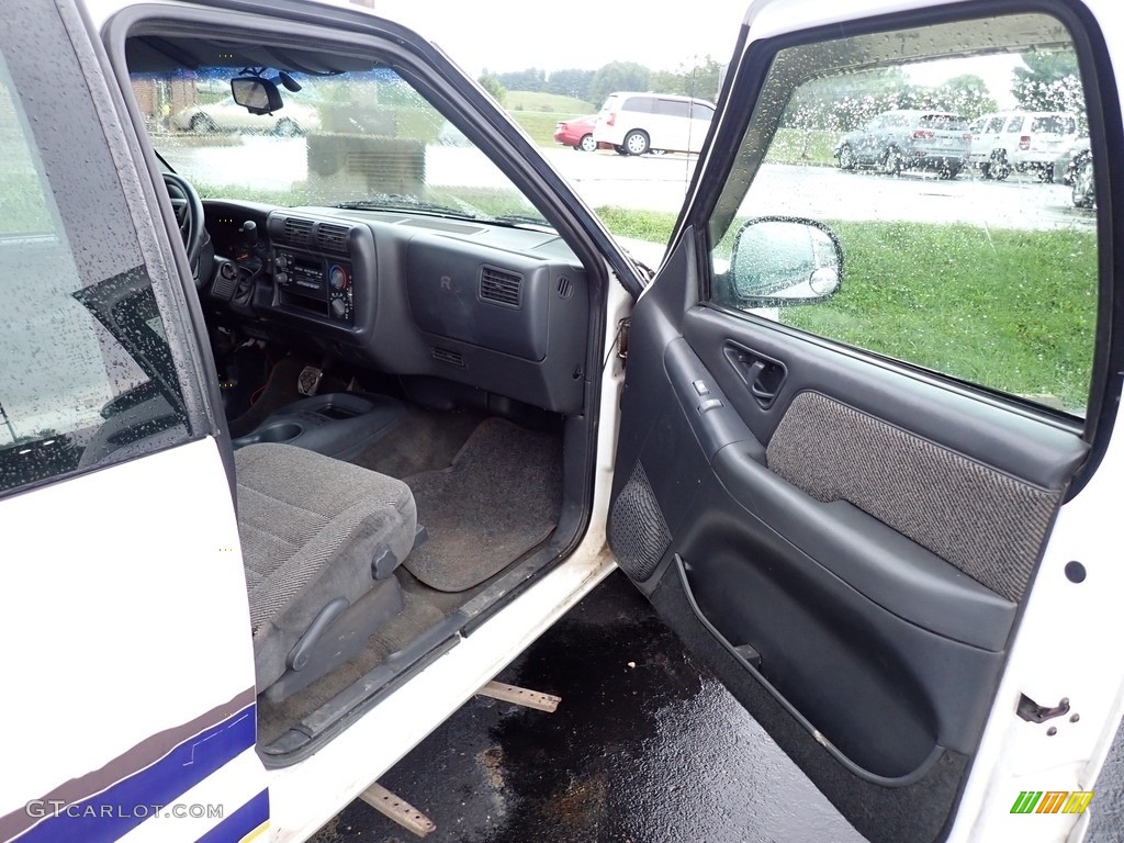 1996 S10 LS Extended Cab - Summit White / Graphite photo #15