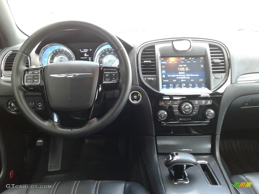 2014 Chrysler 300 S AWD Dashboard Photos