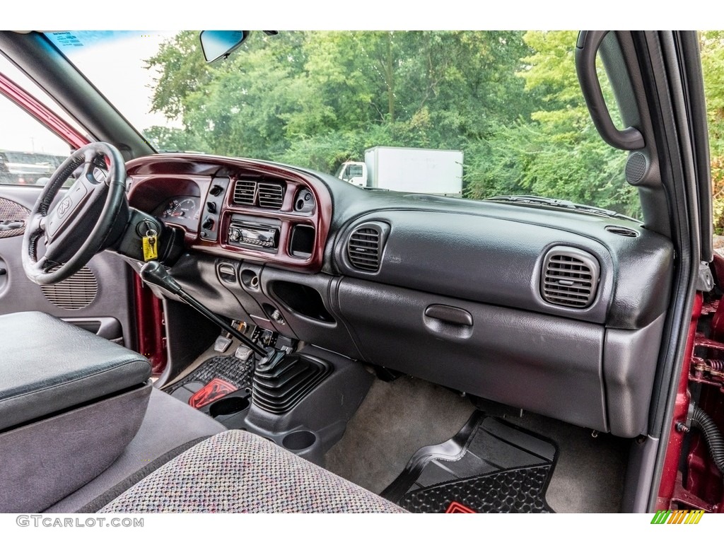 2001 Ram 3500 SLT Quad Cab - Dark Garnet Red Pearl / Agate photo #28