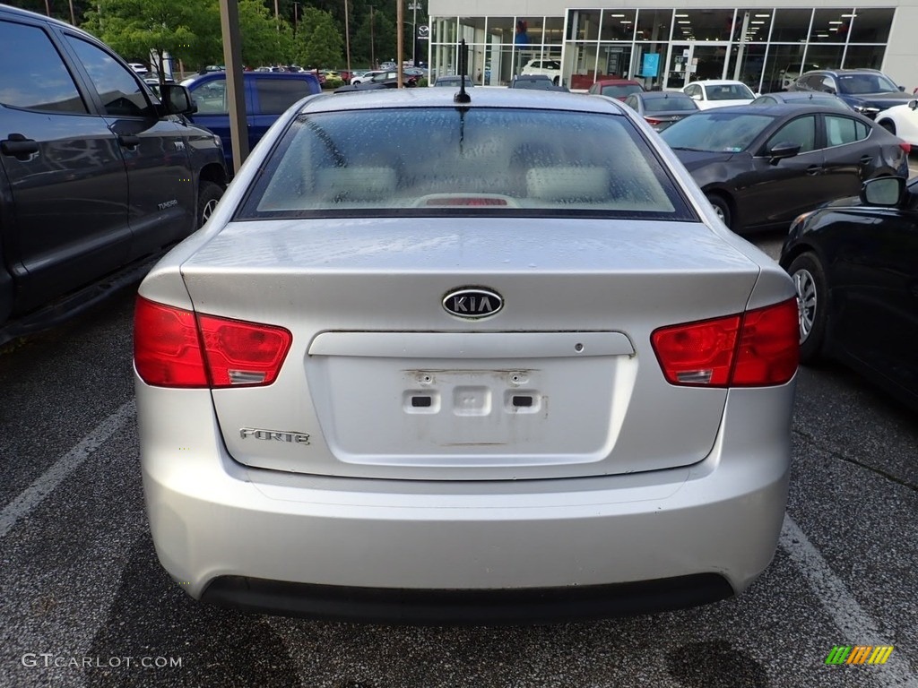 2013 Forte LX - Bright Silver / Stone photo #3