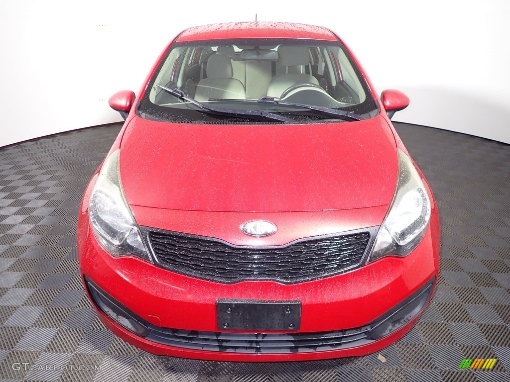 2013 Rio LX Sedan - Signal Red / Beige photo #4