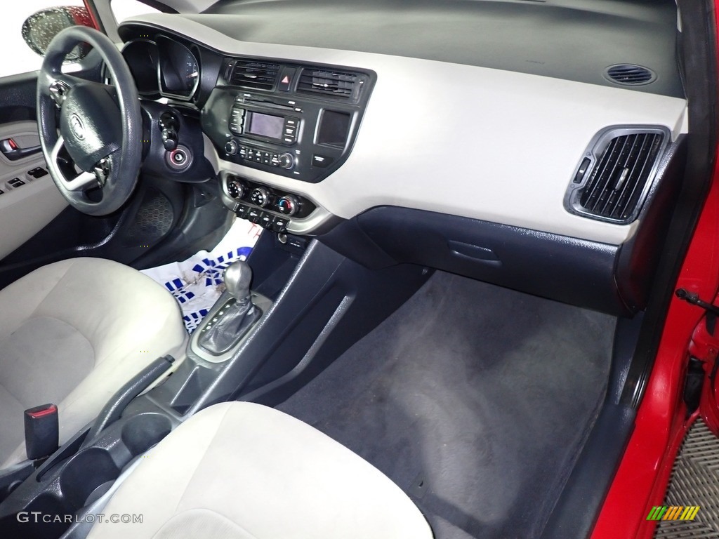 2013 Rio LX Sedan - Signal Red / Beige photo #26