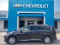 Brilliant Black Crystal Pearl 2019 Chrysler Pacifica Touring L